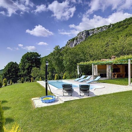 Villa Bella Lupoglav  Екстериор снимка