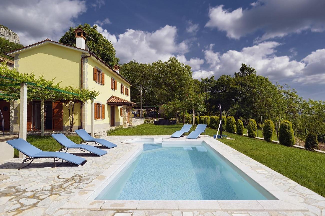 Villa Bella Lupoglav  Екстериор снимка