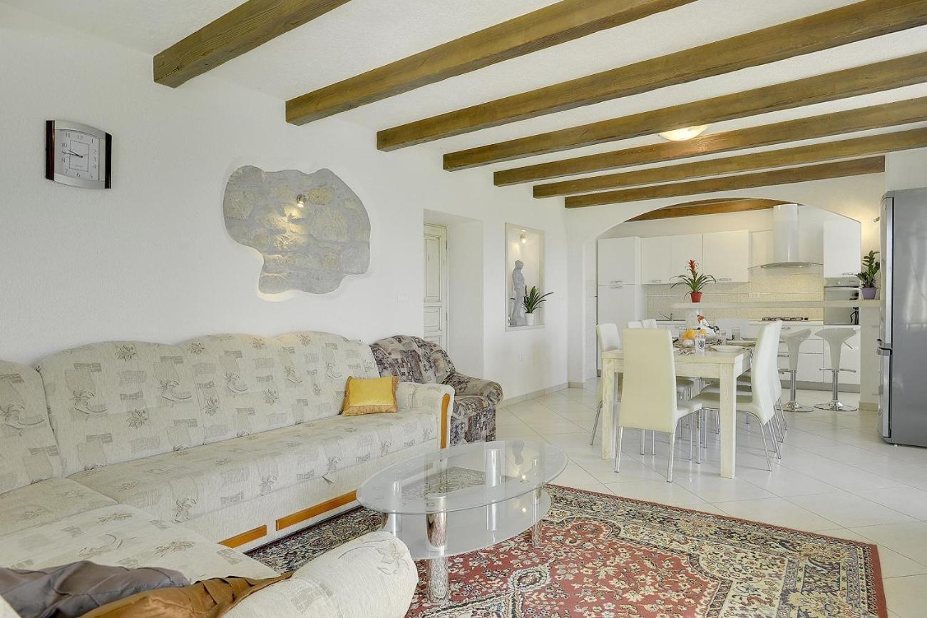 Villa Bella Lupoglav  Екстериор снимка