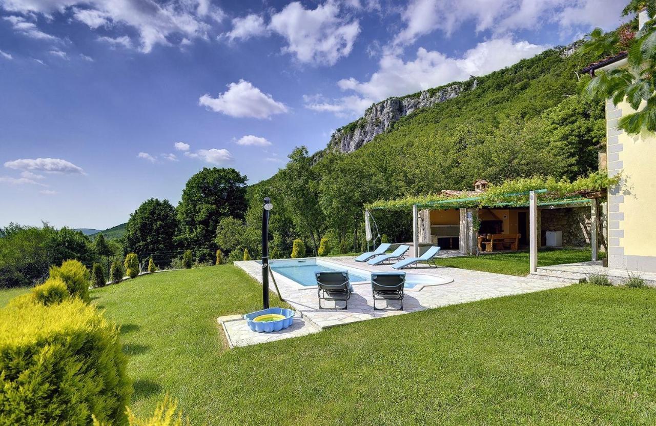 Villa Bella Lupoglav  Екстериор снимка